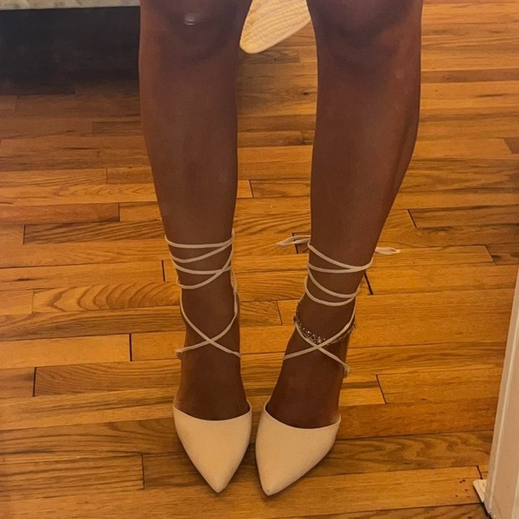 Suede closed toe heels - Picture 2 of 3